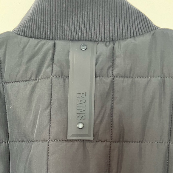 RAINS men’s navy bomber quilted jacket - Picture 4 of 5